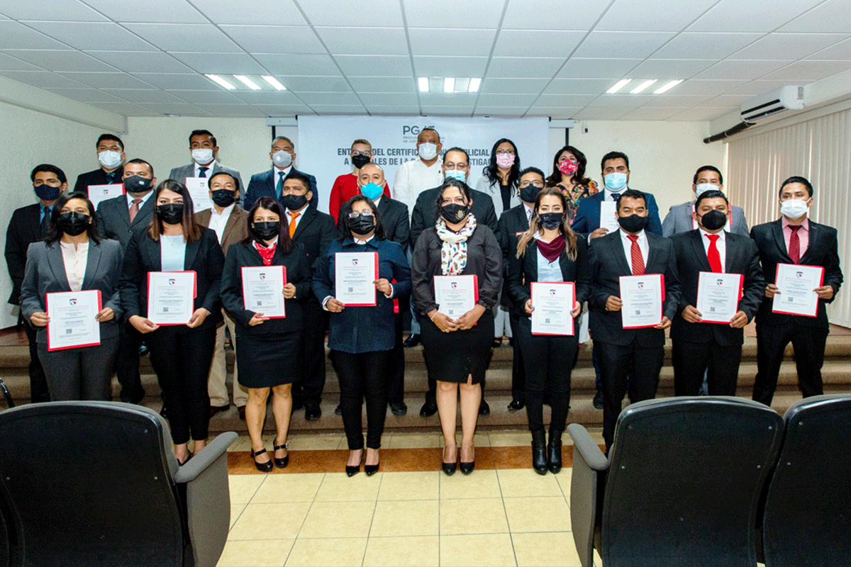 Obtienen 70 policías de investigación de Tlaxcala el certificado único policial (CUP)