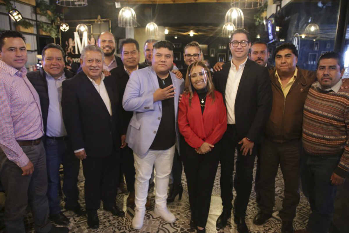 Lorena Cuéllar se reúne con presidentes municipales de Tlaxcala
