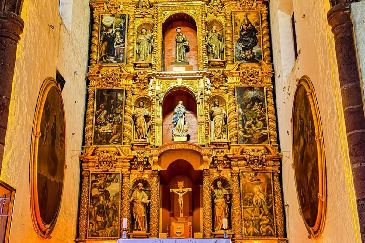 Develan placas conmemorativas por el nombramiento del Conjunto Conventual de Nuestra Señora de la Asunción como Patrimonio Mundial