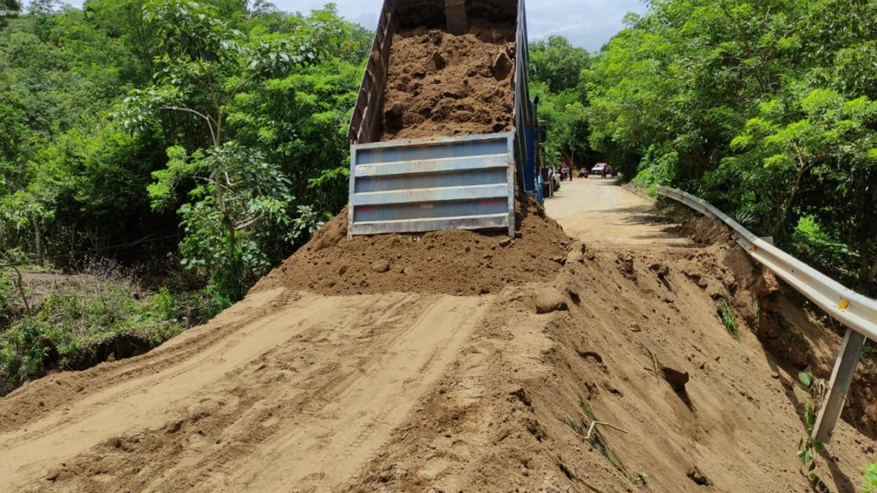 Se atienden daños en carreteras de Oaxaca ocasionados por fenómenos meteorológicos