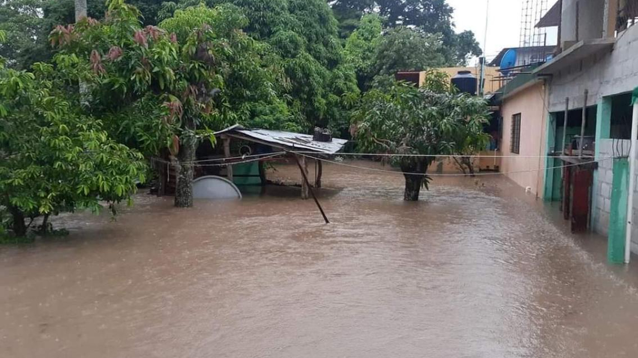 Tormenta tropical "Nicholas" ha provocado inundaciones y deslaves en Oaxaca