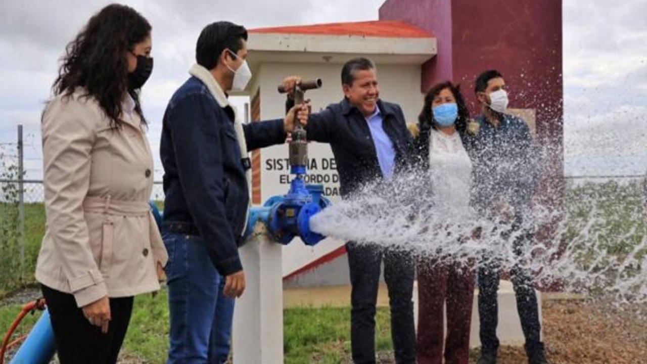 Inauguran Gobernador David Monreal y Alcalde Julio César Chávez sistema de agua potable en El Bordo de Buenaventura
