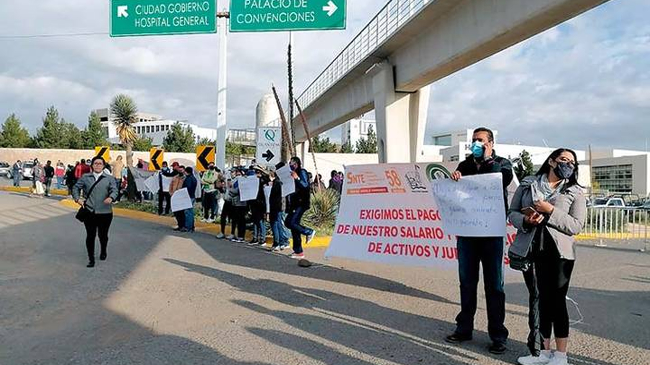 Docentes bloquean Ciudad Administrativa y Palacio de Convenciones en Fresnillo Zacatecas