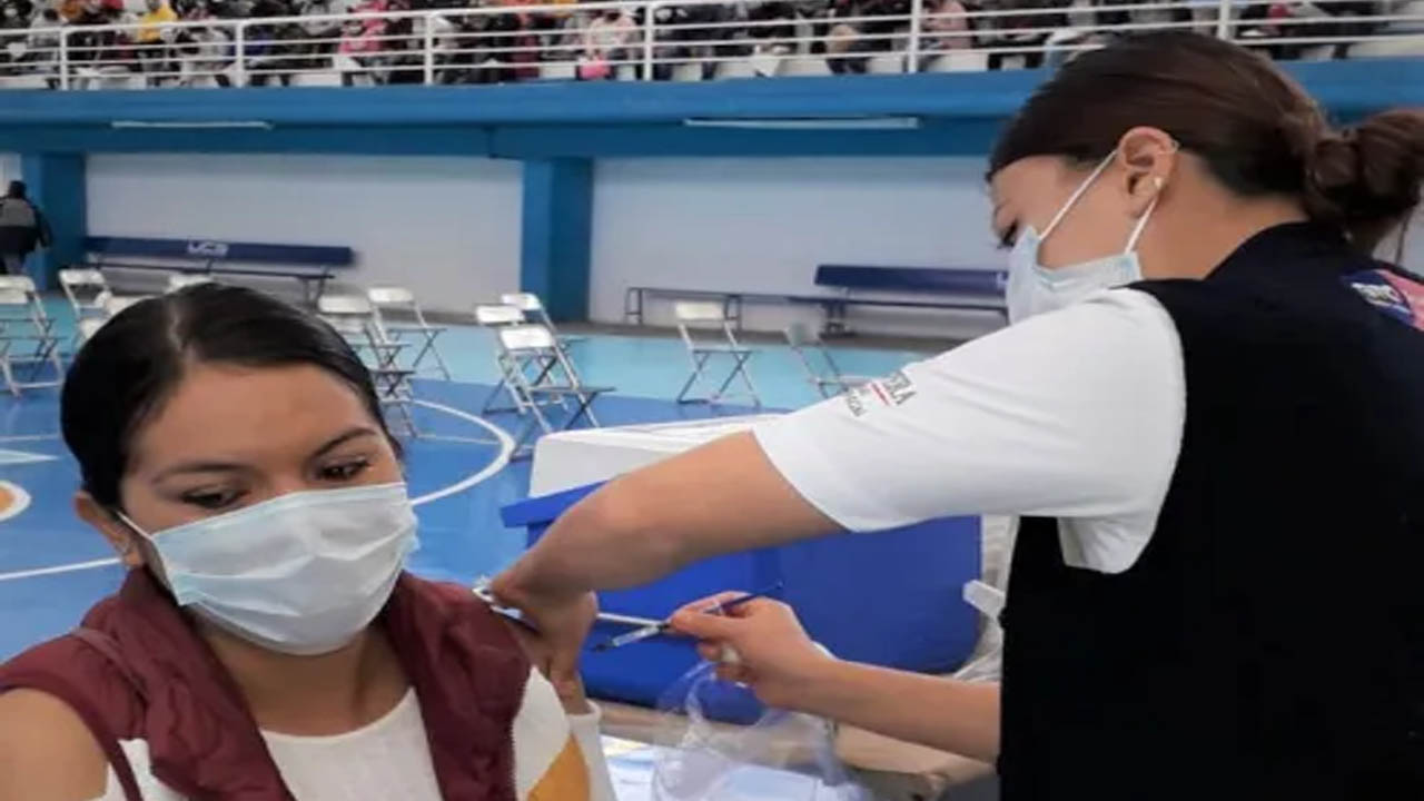 Participan 94 brigadas de vacunación para inmunizar a personas de 18 a 29 años de edad en Guanajuato