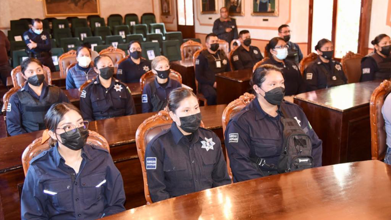 Rinden protesta 15 integrantes de la Policía de Tlaxcala Capital