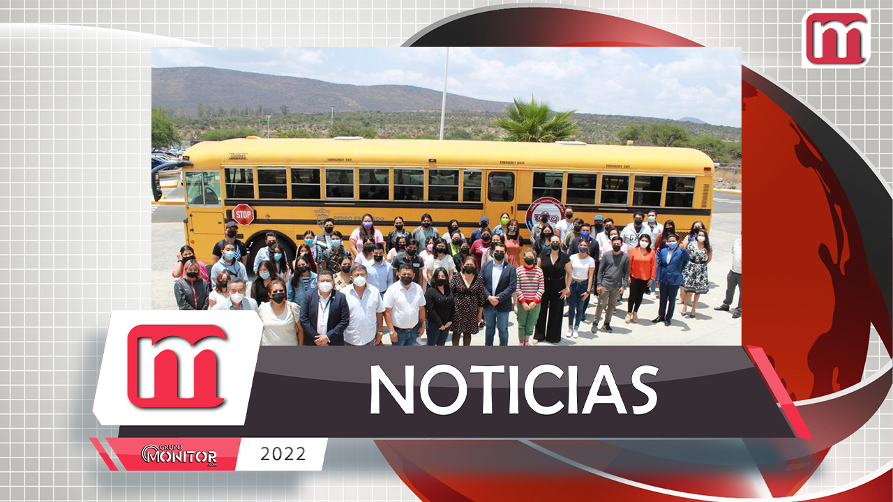 Dona Pedro Escobedo autobús escolar a la UPQ