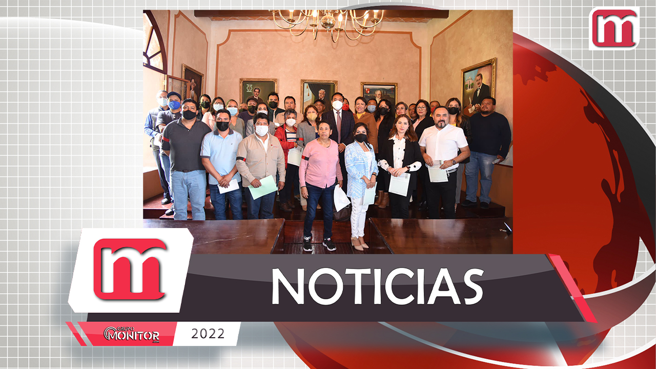Ayuntamiento de Tlaxcala entrega reconocimientos por antigüedad y estímulos económicos a trabajadores