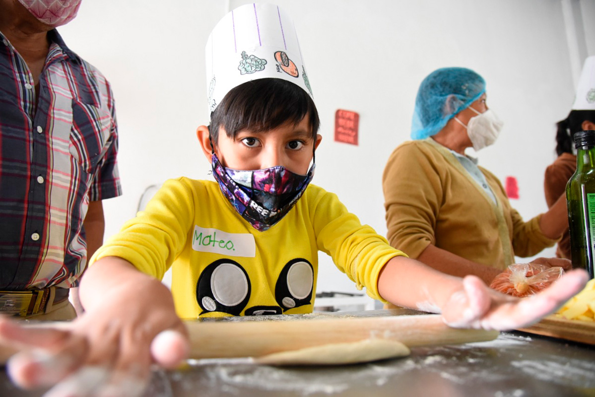Con concurso de mini pizzas, infantes de la capital de Tlaxcala muestran habilidades culinarias