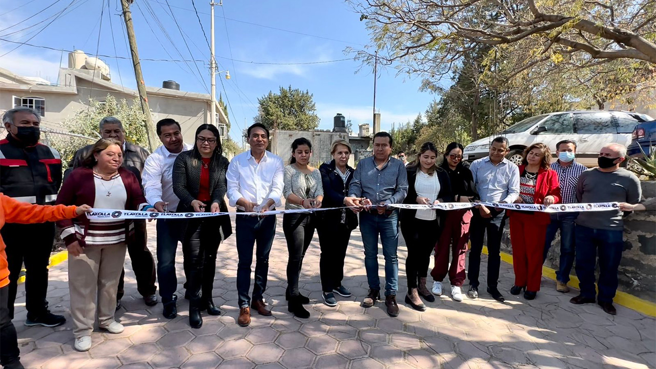Cumple Gobierno de Tlaxcala Capital compromisos, entrega obra de pavimentación en Atempan
