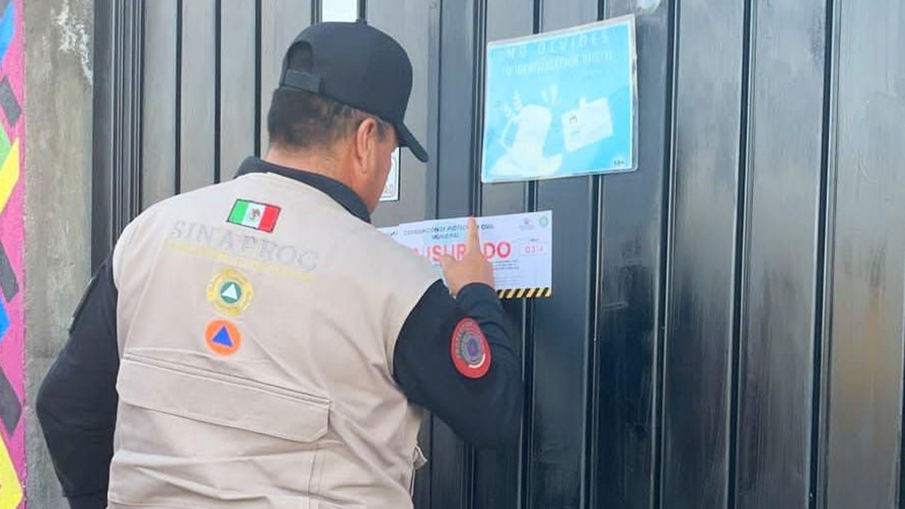 Clausura policía de Huamantla establecimiento de venta de alcohol en el Carmen Xalpatlahuaya