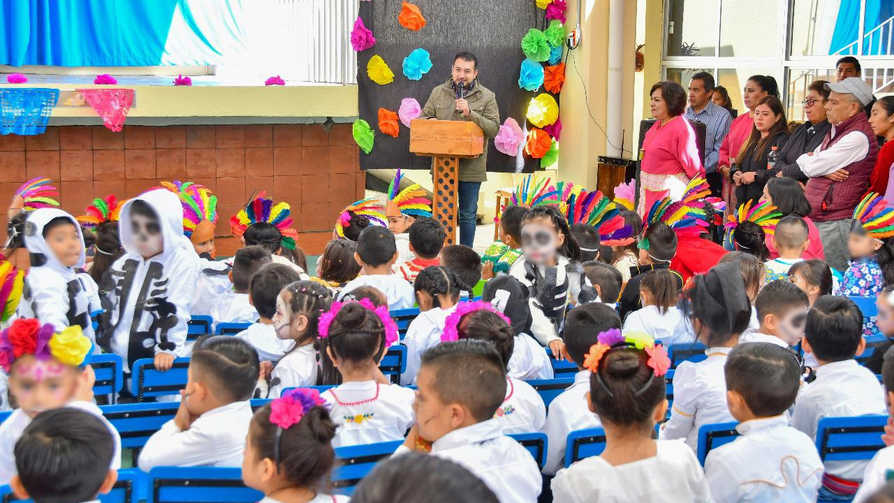 Asiste Salvador Santos Cedillo al 67 aniversario del jardín de niños Josefa Castelar