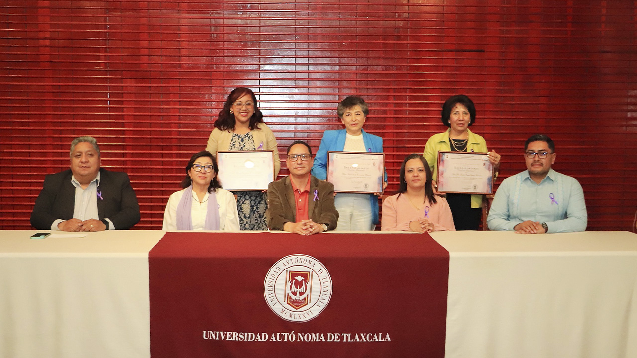 Distinguió UATx a mujeres universitarias con el reconocimiento “Paulina Maraver”