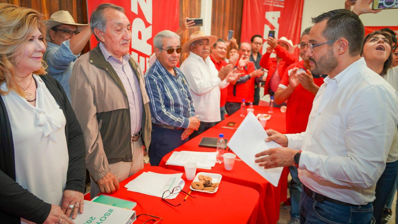 Héctor Martínez va por la diputación en Tlaxcala