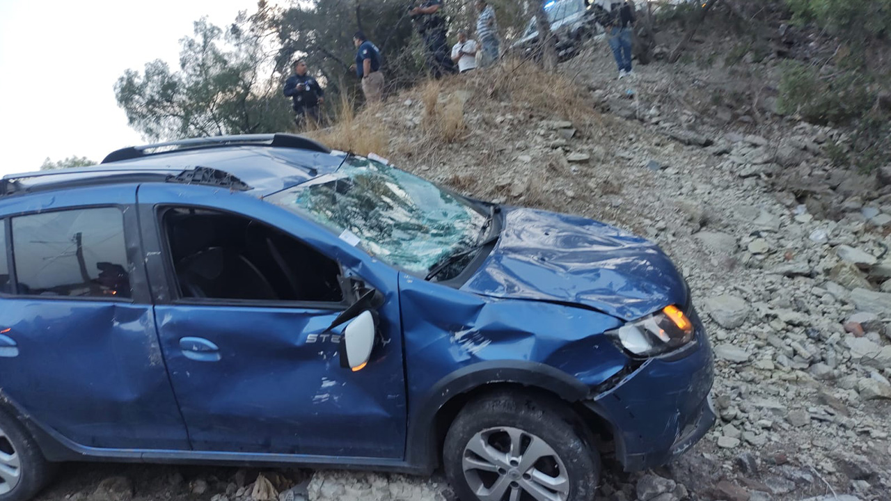 Volcadura automovilística en Totolac por falla en los frenos