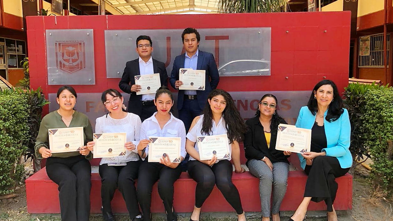 Obtienen estudiantes de la UATx primer lugar en concurso del Colegio de Contadores Públicos