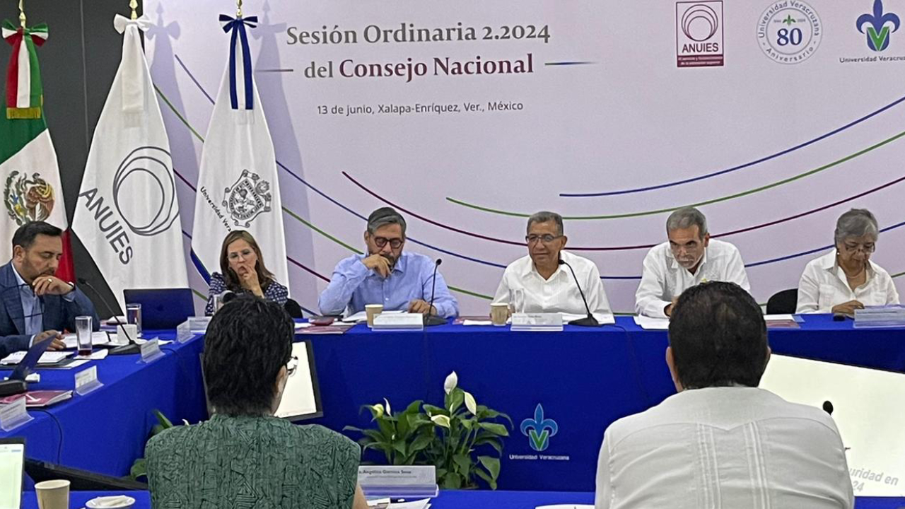 Preside Rector de la UATx sesión del Consejo Nacional de ANUIES