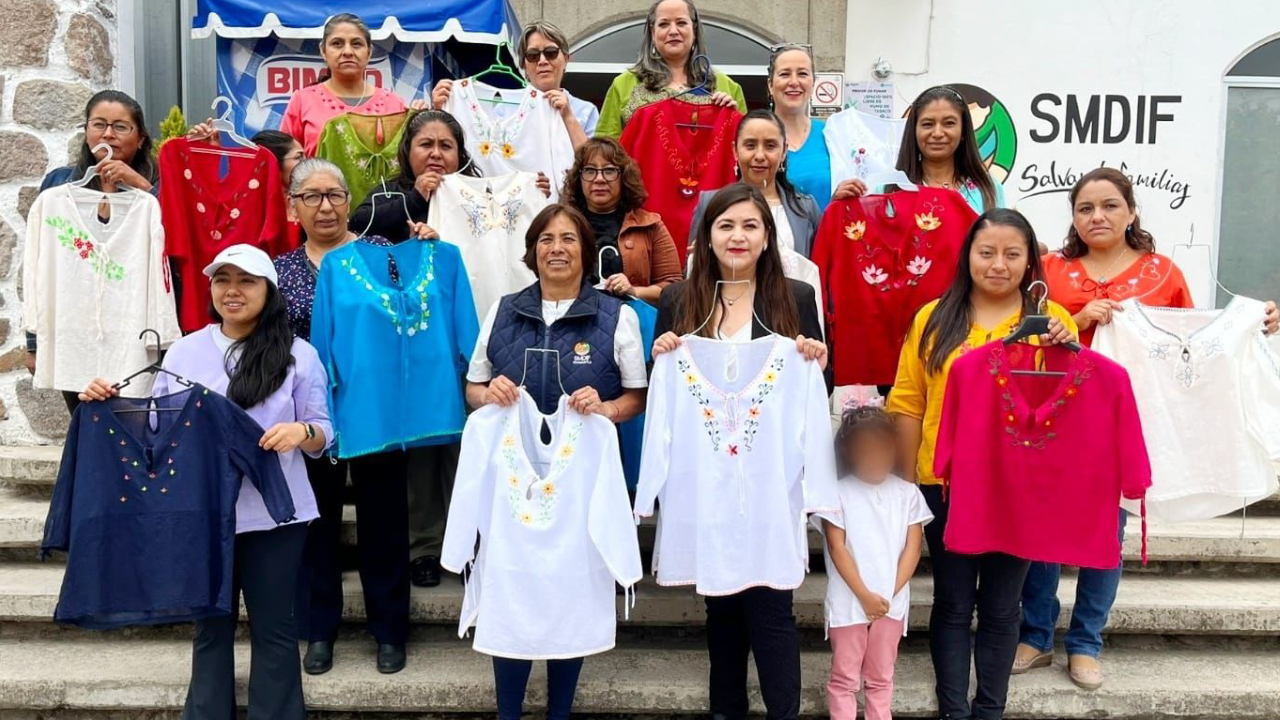 Clausura SMDIF Huamantla primer módulo de taller de corte y confección