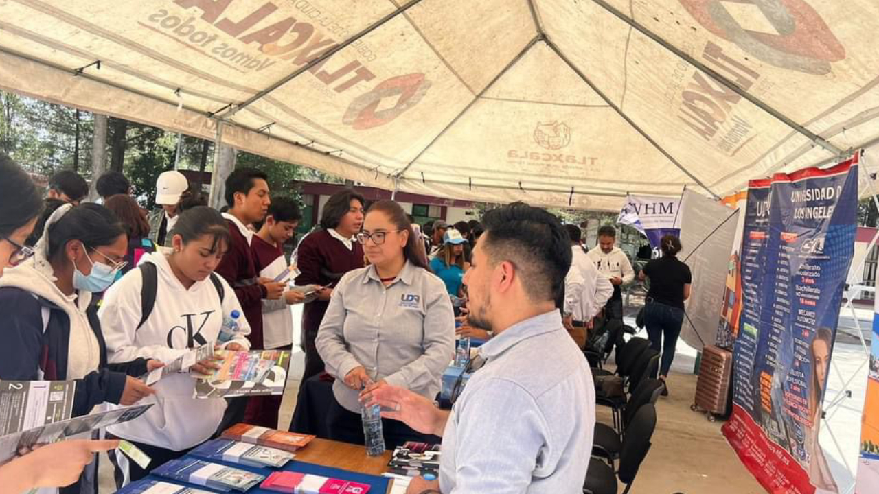 Realiza coordinación de juventud municipal de Tlaxcala feria de orientación educativa