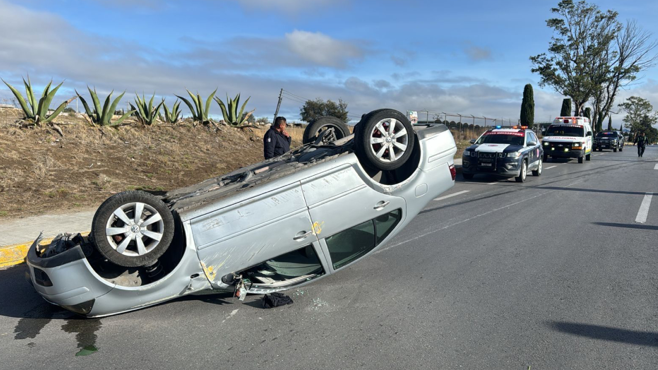 Atiende seguridad pública de Huamantla volcadura en bulevar Juan Pablo II