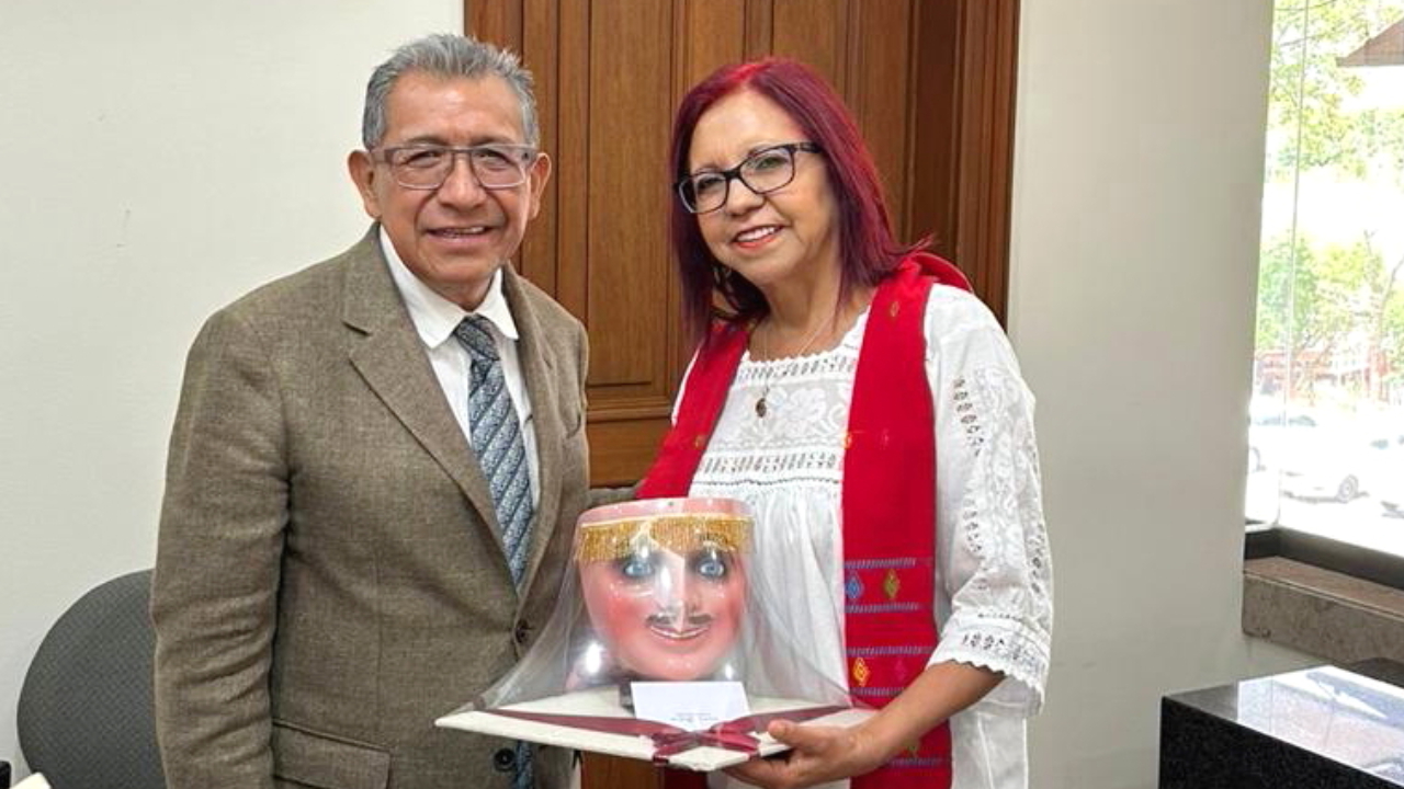 Rector de la UATx presenta avances a secretaria de educación