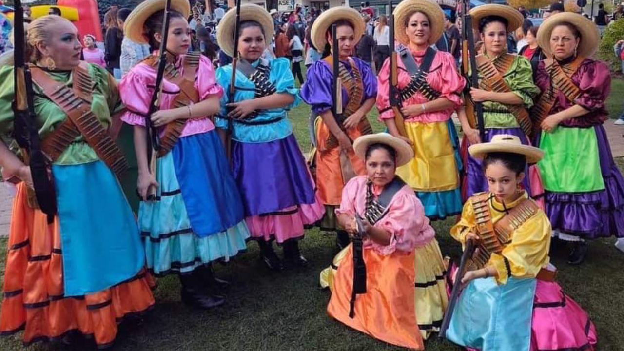 Cultura y tradición en Huamantla con la presentación de grupo folclórico