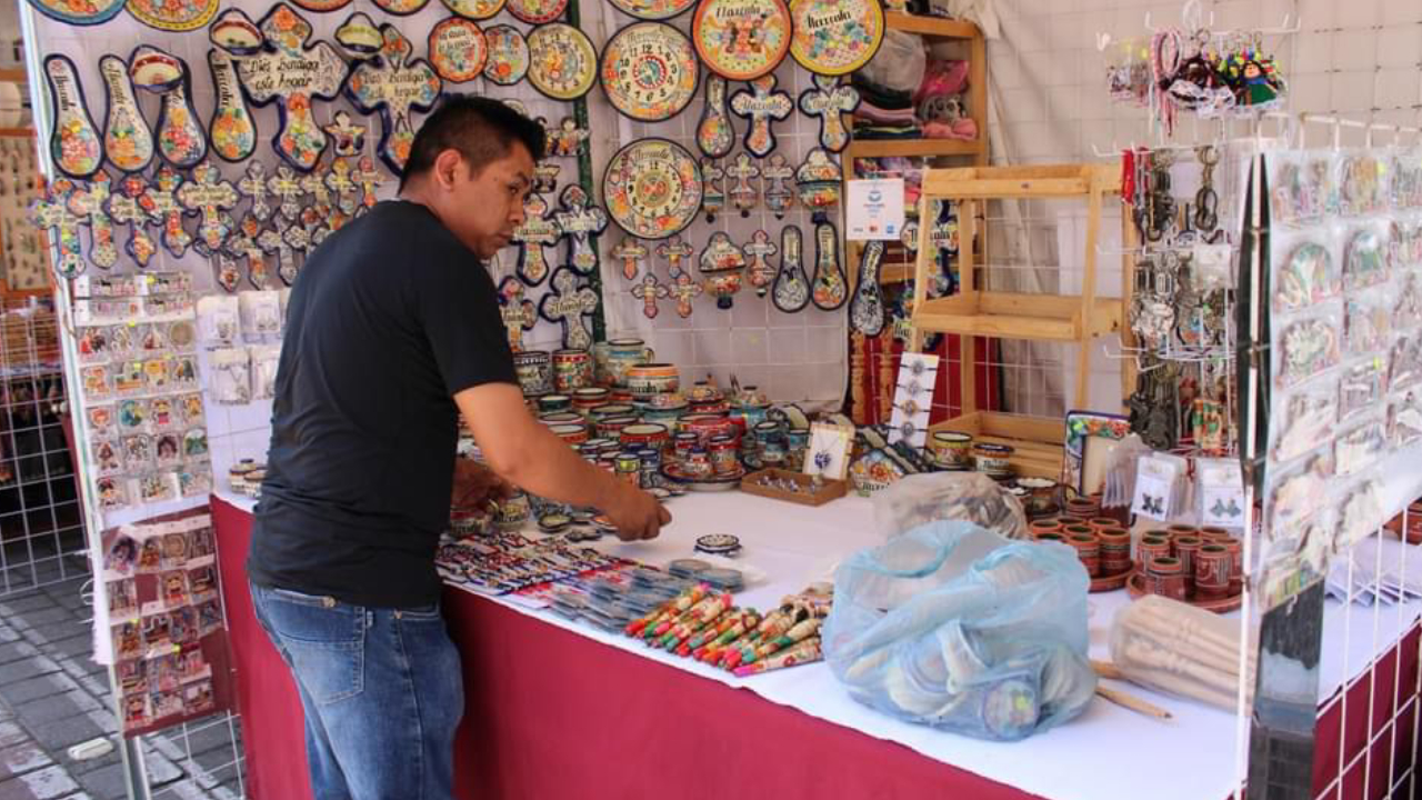 Artesanos ubicados en el pabellón del Centro Histórico de Tlaxcala han coadyuvado con la promoción de Tlaxcala Capital