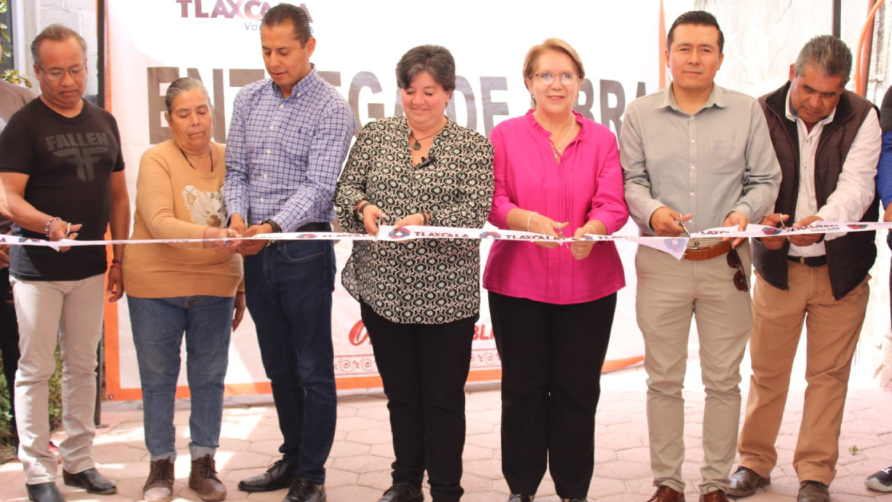 El Entrega Maribel Pérez Arenas obras de beneficio de Tizatlán y Tepehitec