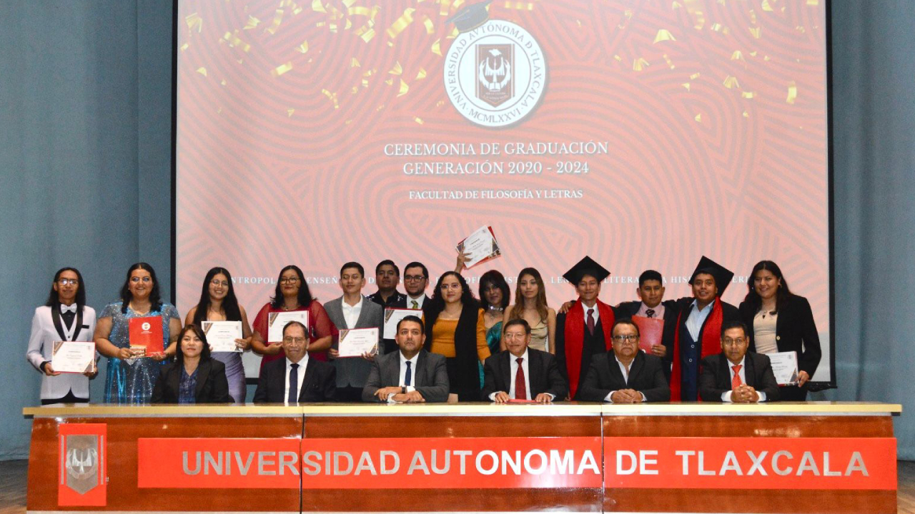 Egresó UATx generación 2024 de la Facultad de Filosofía y Letras