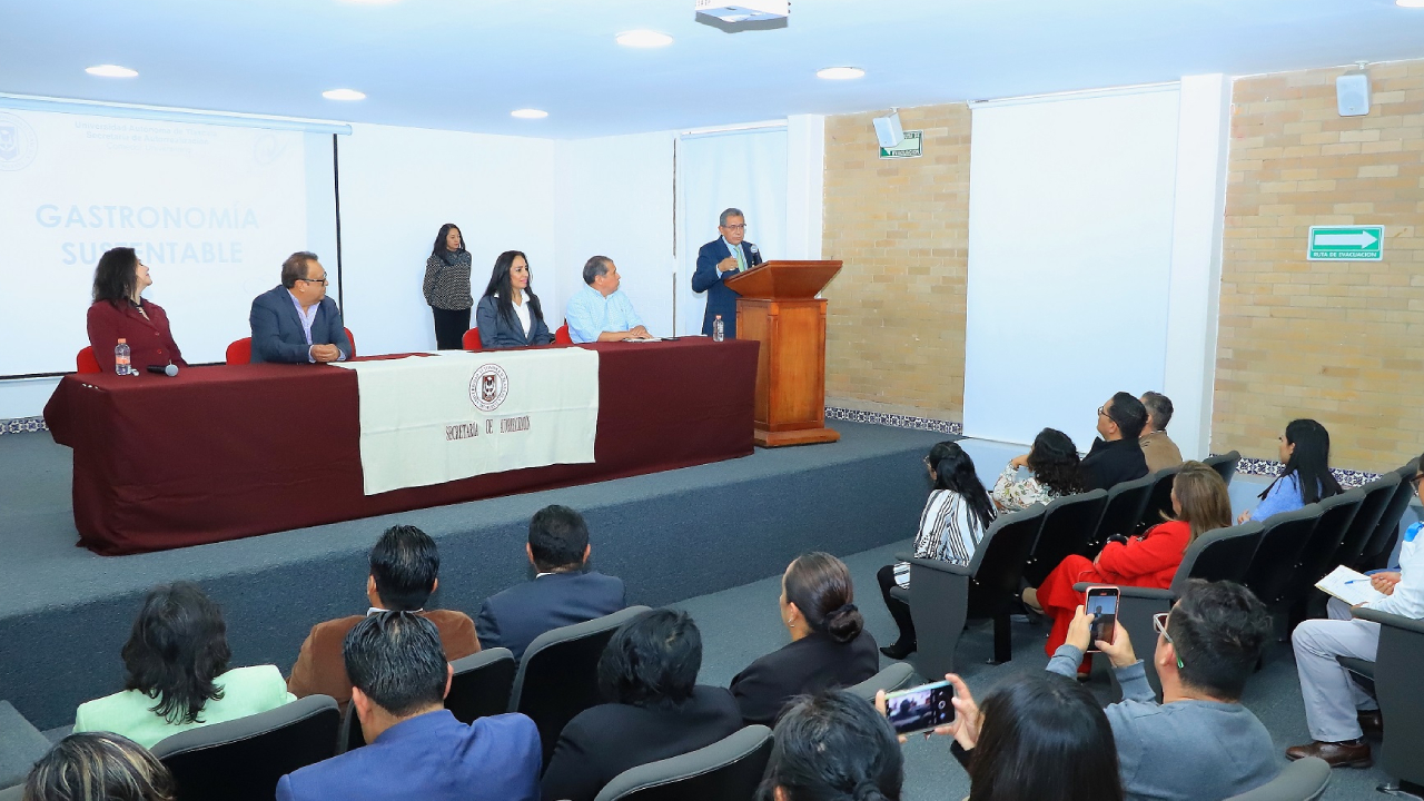 Efectuó UATx jornada de gastronomía sustentable