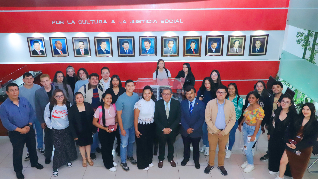 Da Rector bienvenida a estudiantes de intercambio académico a la UATx