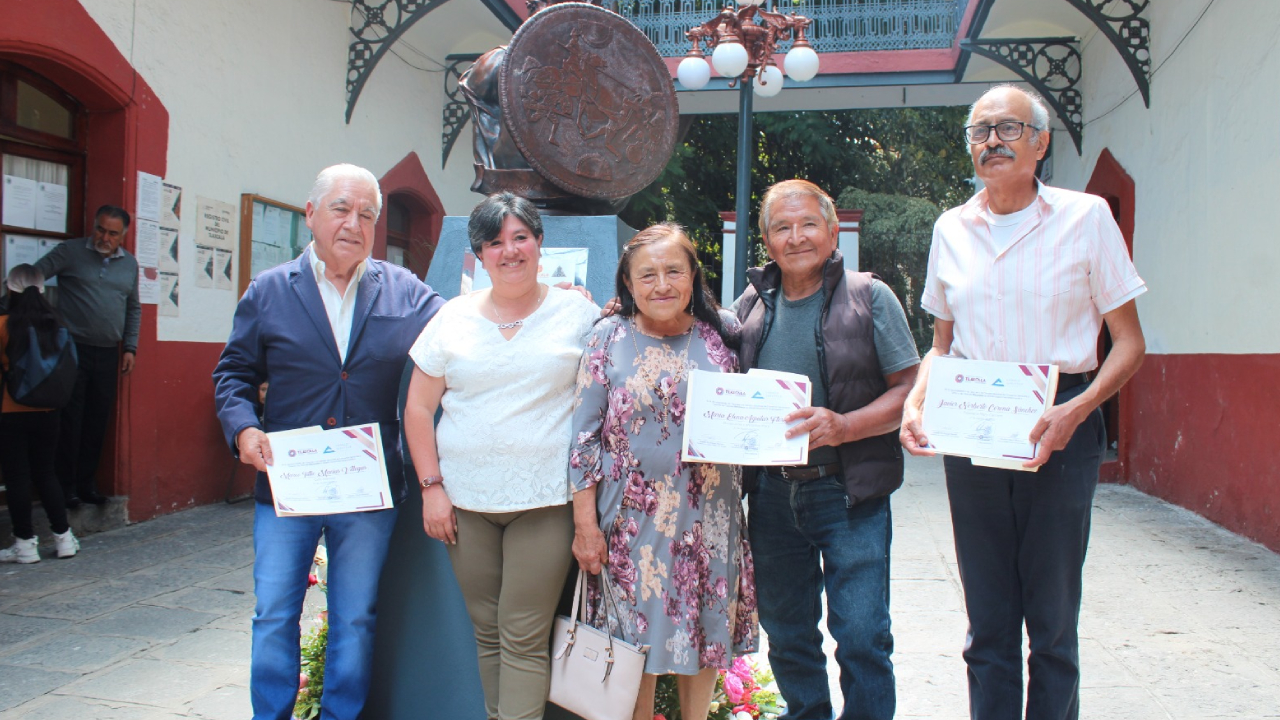 El Ayuntamiento de Tlaxcala y Canaco reconocen trayectoria de negocios afiliados a esta cámara