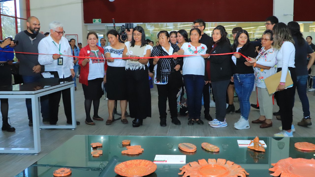 Inauguran en la UATx las exposiciones