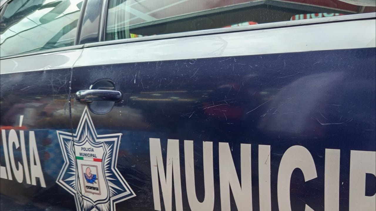 Policía de Chiautempan rescata a hombre de una riña, pero muere a los pocos minutos por los daños ya presentados.