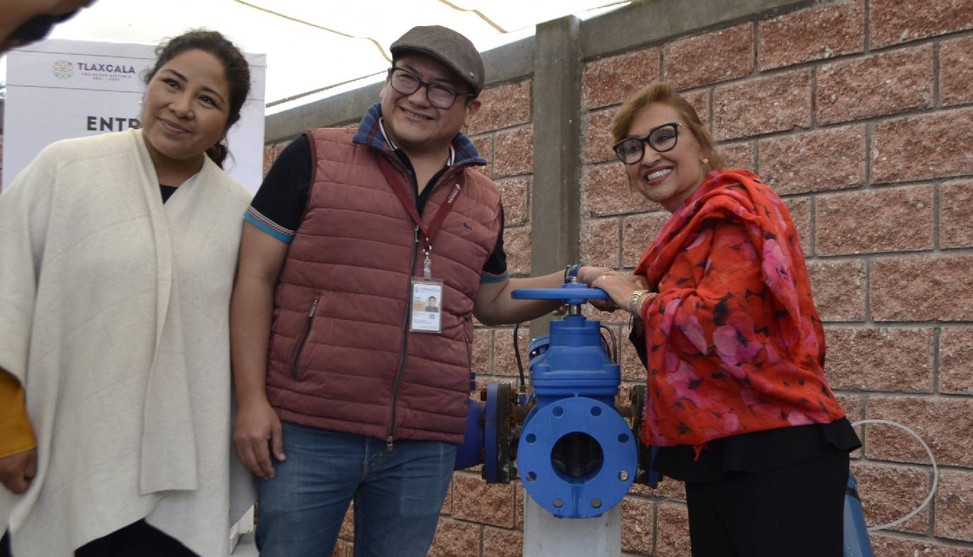 Resolución de problemas de suministro de agua potable en calle Leona Vicario