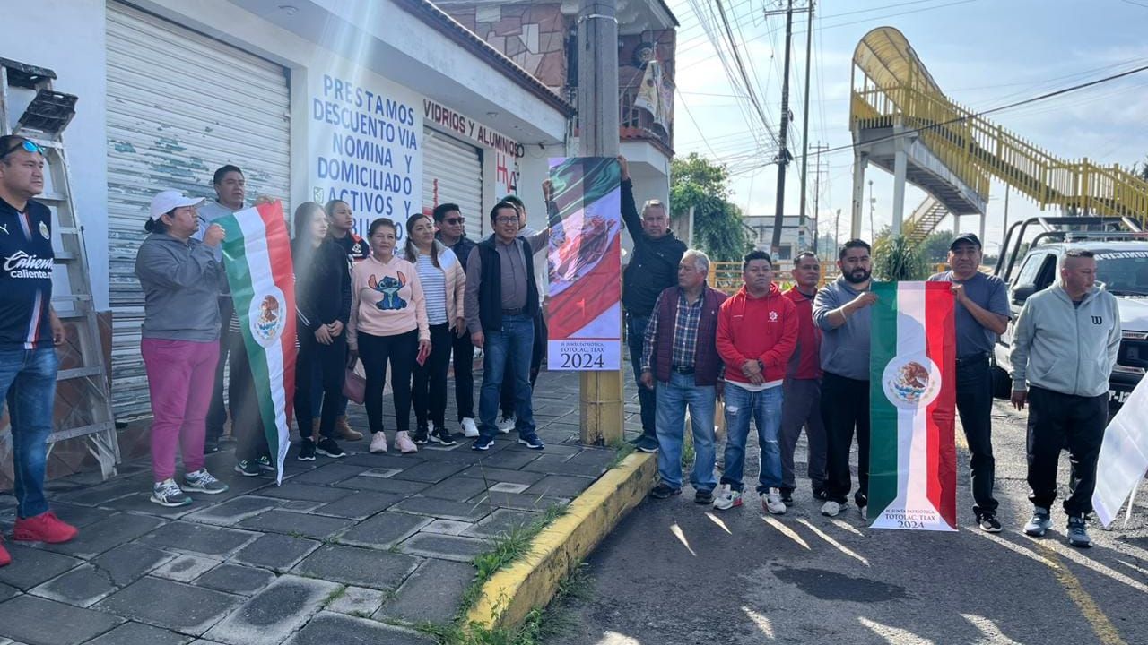 Benjamín Atonal, junto con el H. Ayuntamiento, respondieron a la invitación de la comisión de fiestas patrias de San Juan