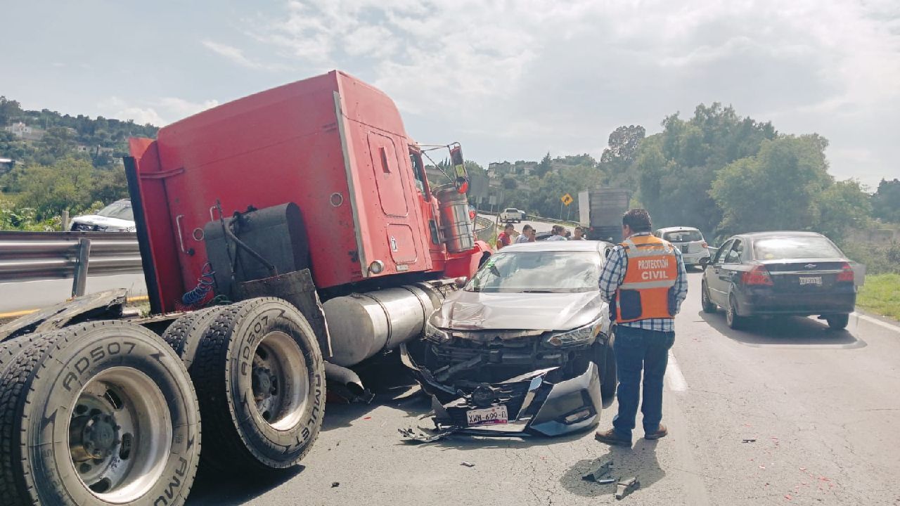 Los cuerpos de emergencia se pusieron en acción tras recibir un reporte urgente.