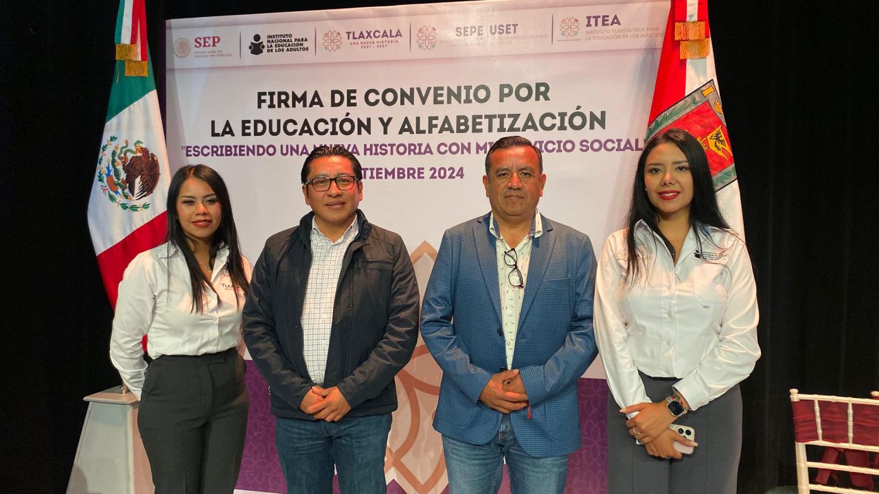 Benjamín Atonal Conde, participó en la firma de un convenio trascendental entre el Instituto Tlaxcalteca para la Educación de los Adultos (ITEA)