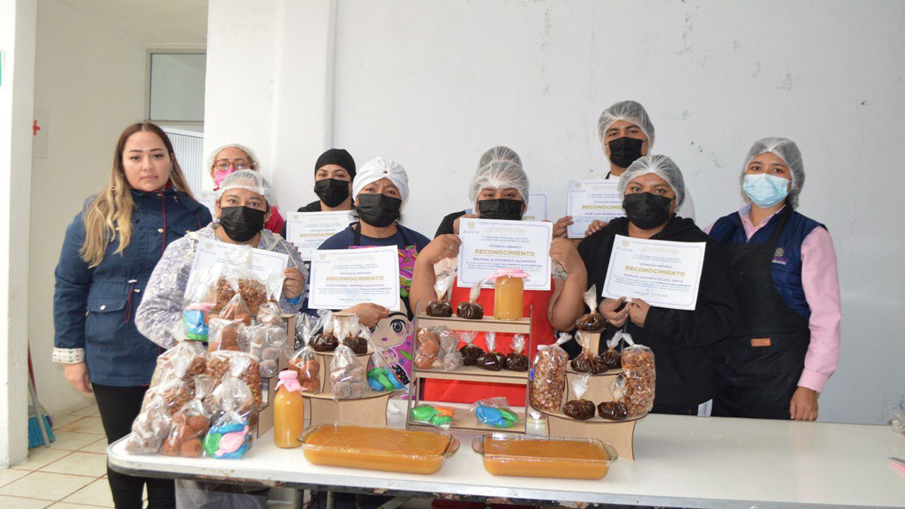 Finalización del curso "Domésticas Agroalimentarias" por parte de la SIA en Zacatelco.