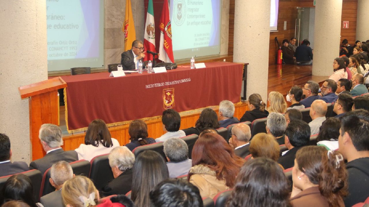 Promueve la UATx diálogo en su ciclo de conferencias “Conciencia histórica y formación democrática”