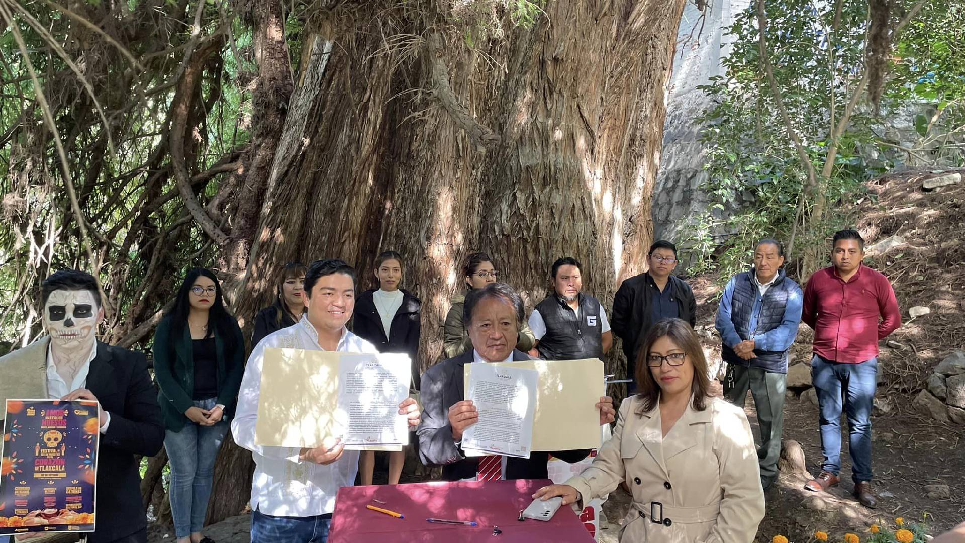 Firma de convenio para combatir el rezago educativo en Amaxac de Guerrero