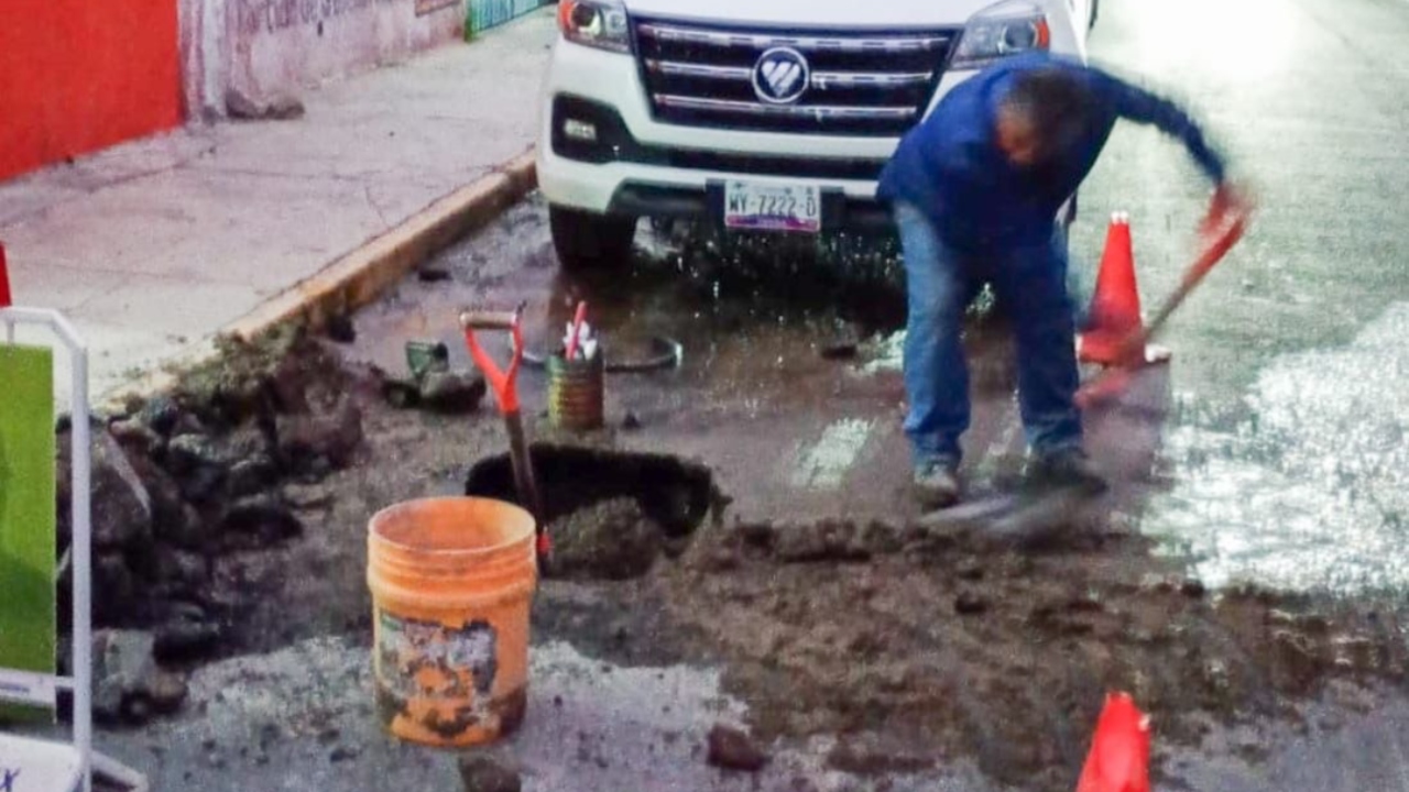 Atiende CAPAMH de manera inmediata fuga en la calle zaragoza del centro de Huamantla