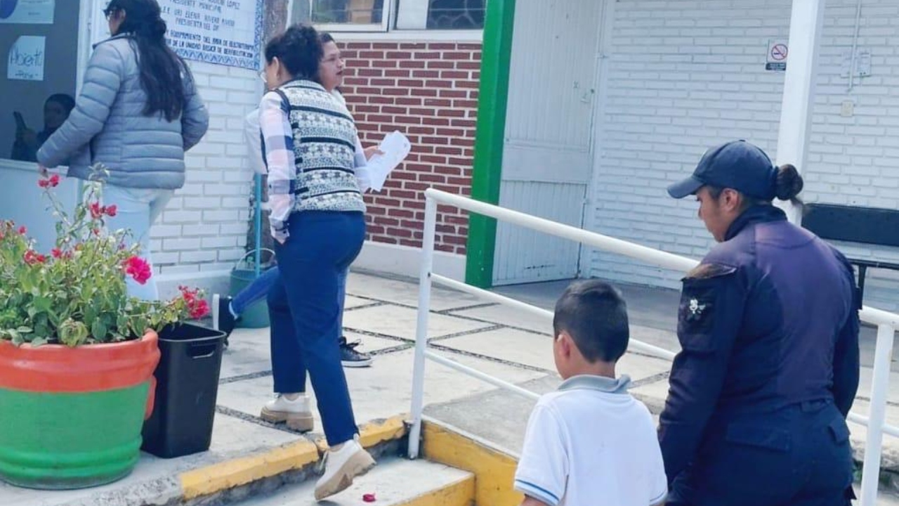 Protegen instituciones del gobierno de Huamantla a dos menores hasta reunirlos con sus familias