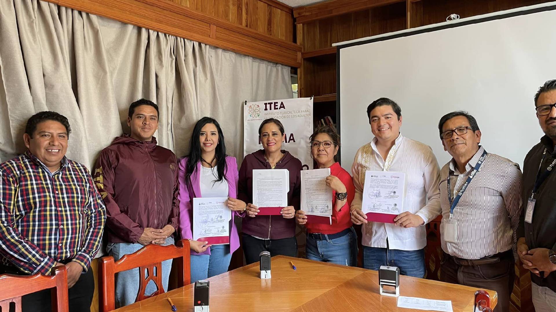 Convenio de colaboración para fortalecer la educación en Amaxac de Guerrero