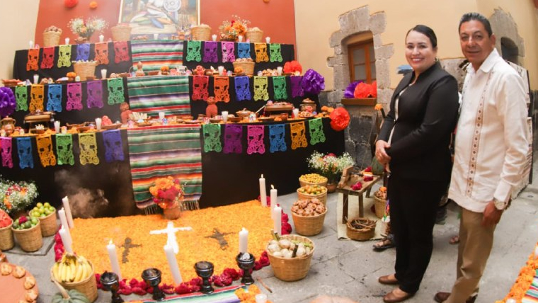 Chiautempan expone ofrenda monumental en CDMX.