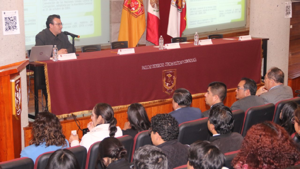 Finaliza ciclo de conferencias “Gobernanza y Transparencia: Estrategias Anticorrupción desde el Sistema Estatal”, en la UATx