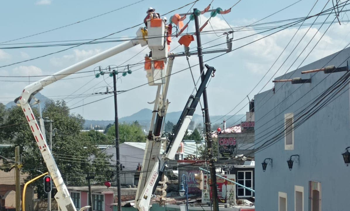 Gestionan Reemplazo de Poste en Calle Juárez por Seguridad Ciudadana