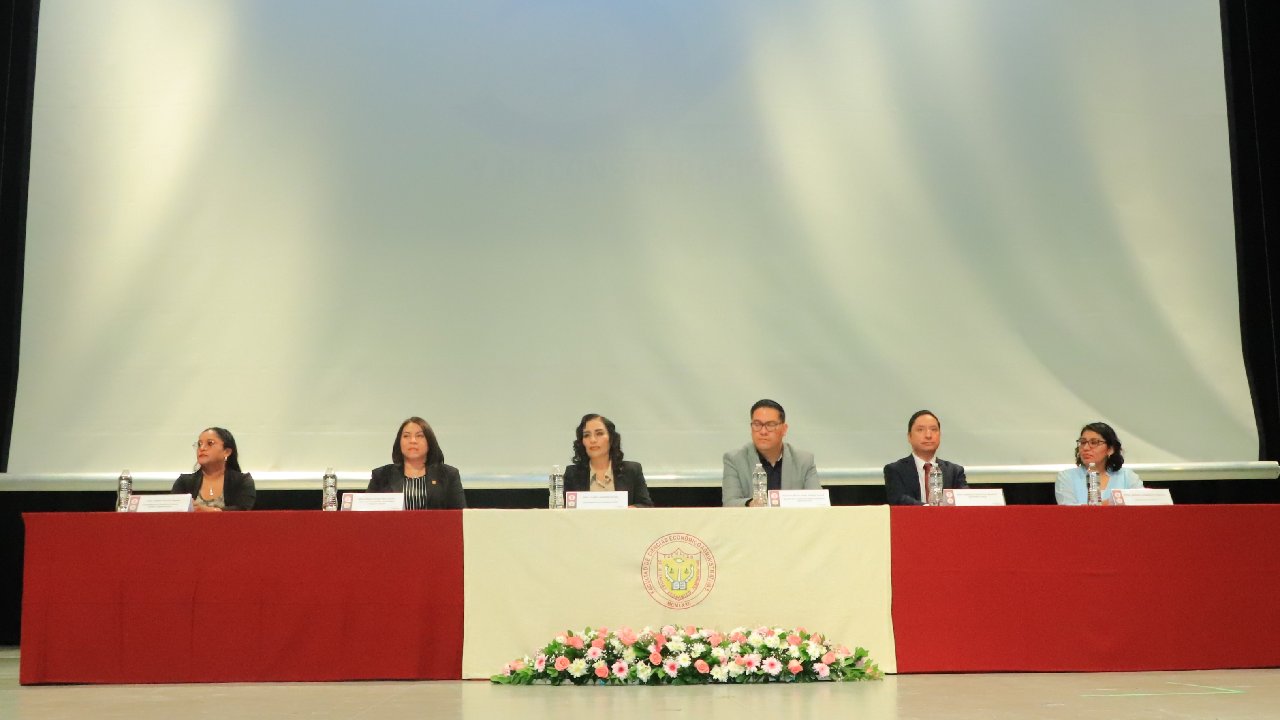 Conmemora Ciencias Económico Administrativas UATx 52 años de vanguardia educativa