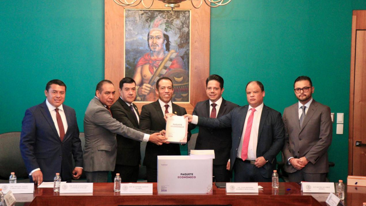 Recibe LXV Legislatura del Congreso del Estado de Tlaxcala Paquete Económico 2025