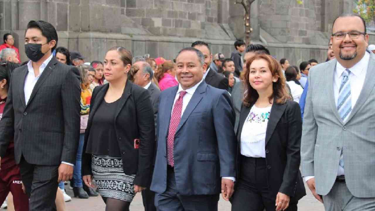 Presidente Javier Rivera desfile del CXIV aniversario de la Revolución Mexicana