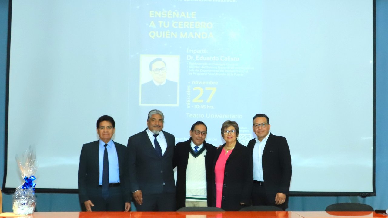 “Enséñale a tu cerebro quién manda” es la ponencia que ofreció el Dr. Eduardo Calixto en la UATx